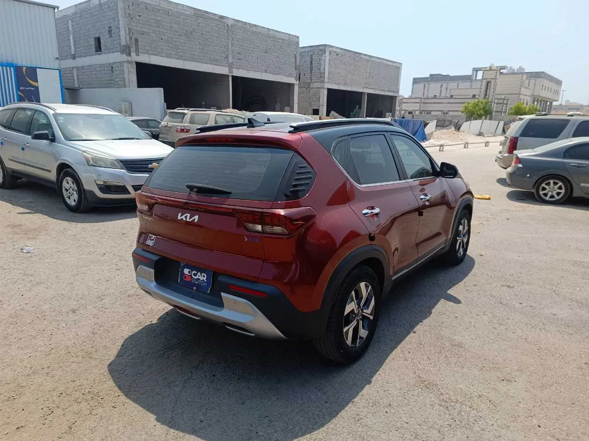 Car image 5