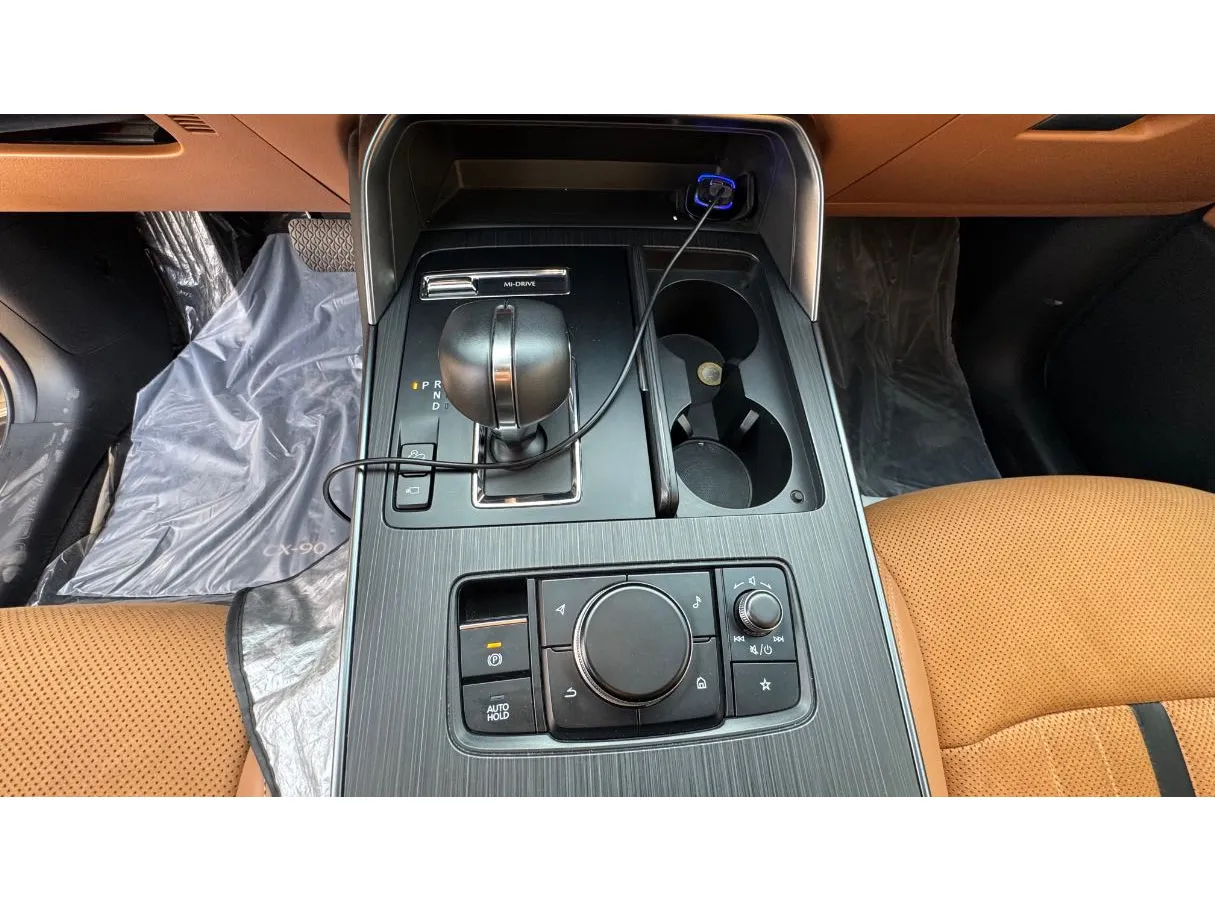 Car image 17
