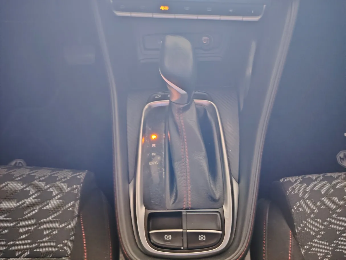 Car image 24
