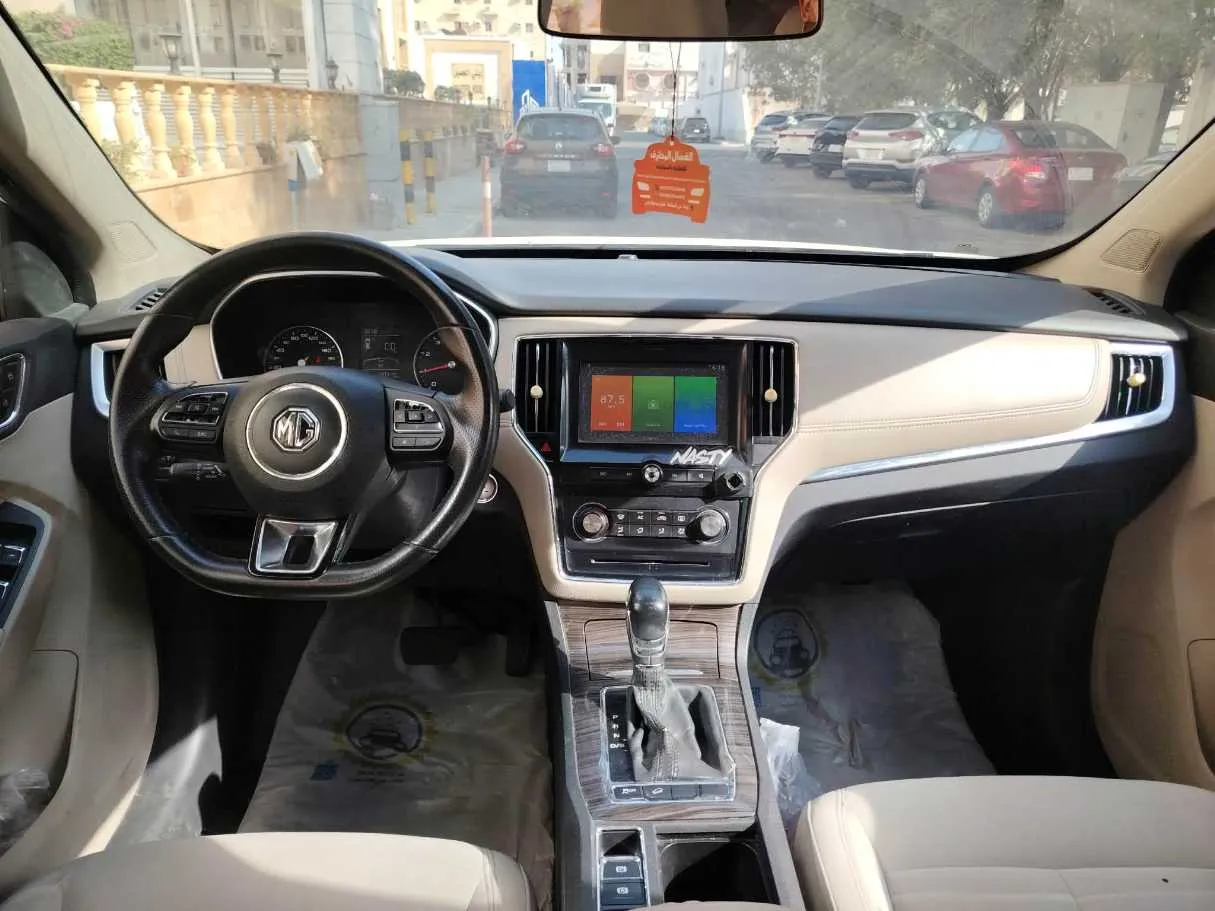 Car image 24