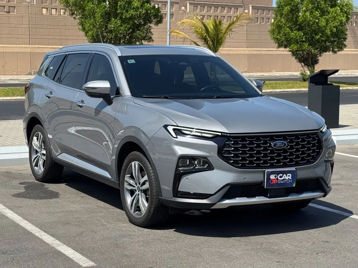 Car image 3