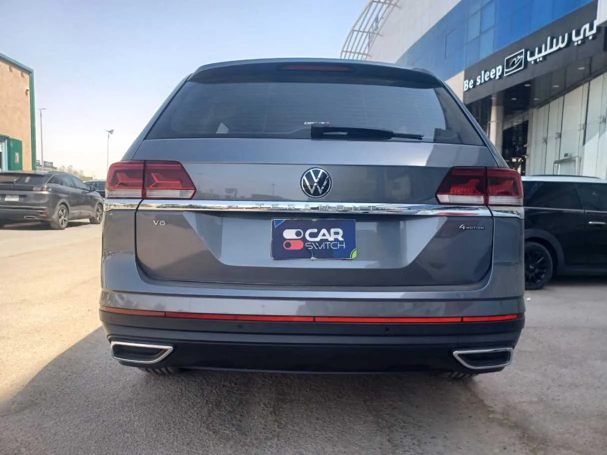 Car image 6