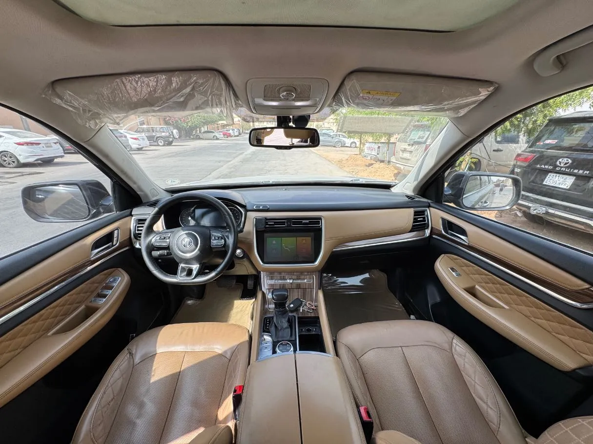 Car image 15