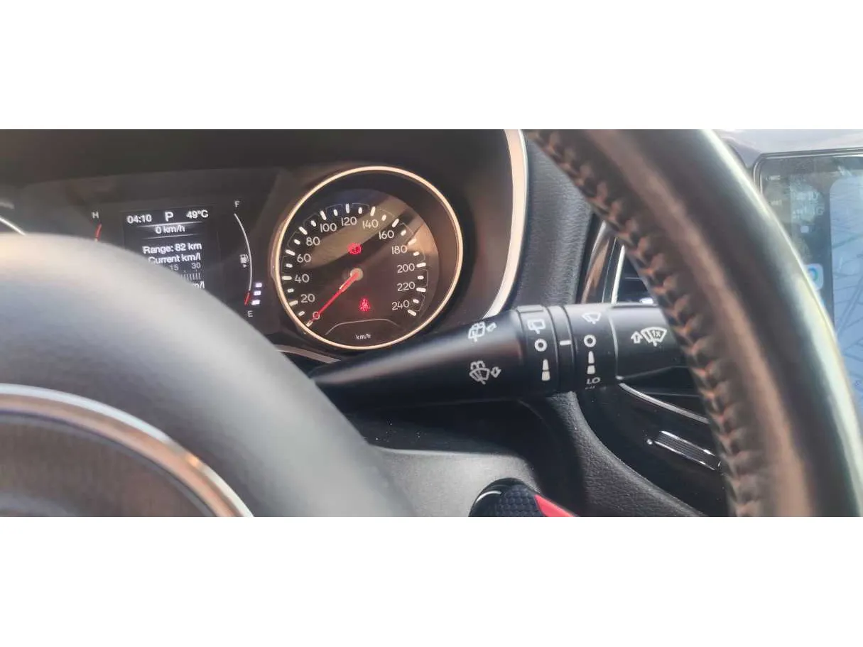 Car image 24
