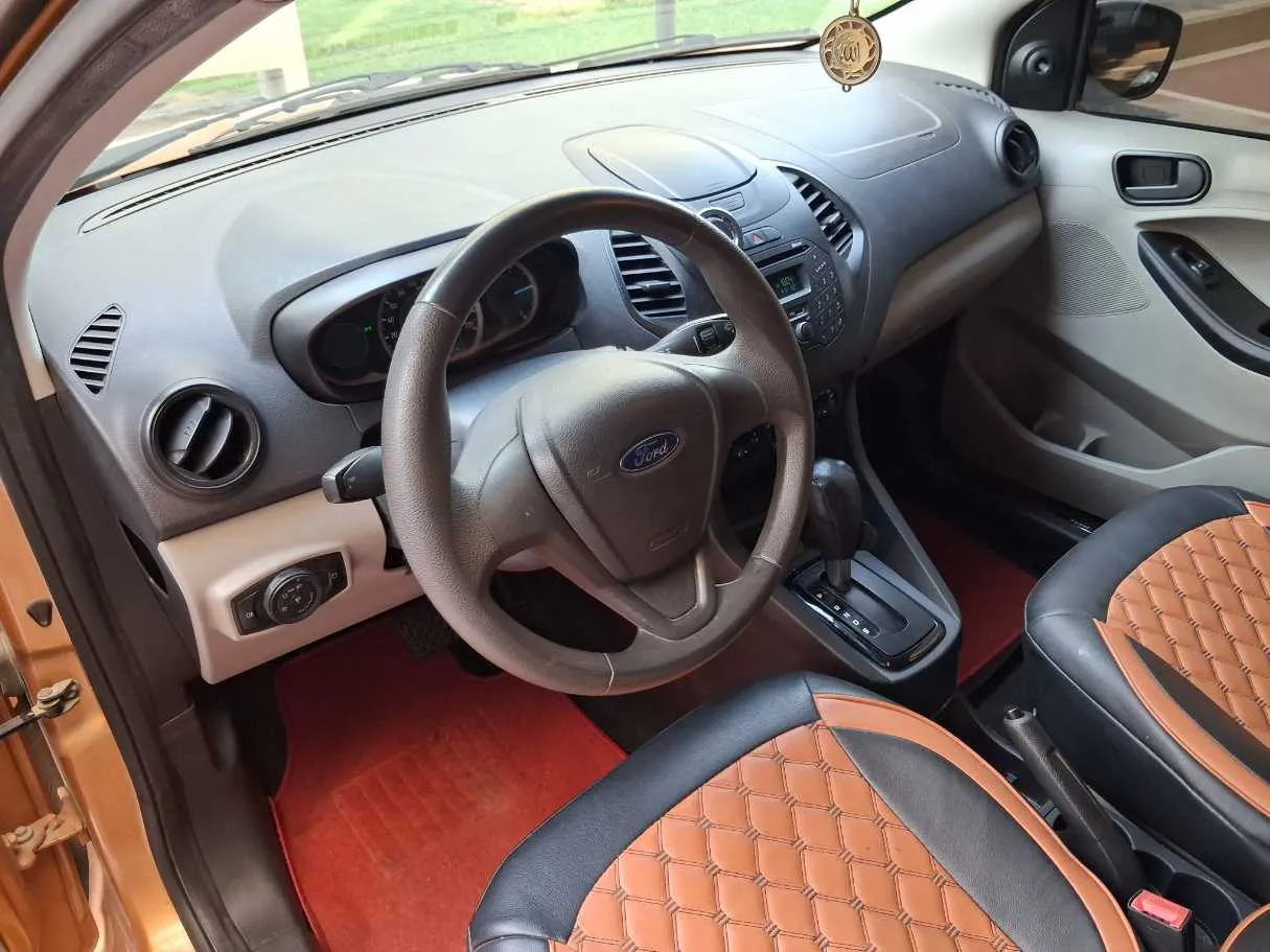 Car image 11