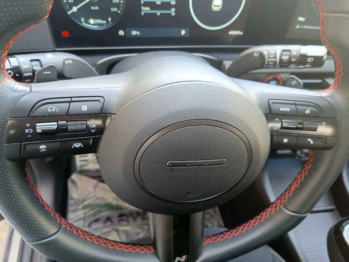 Car image 25