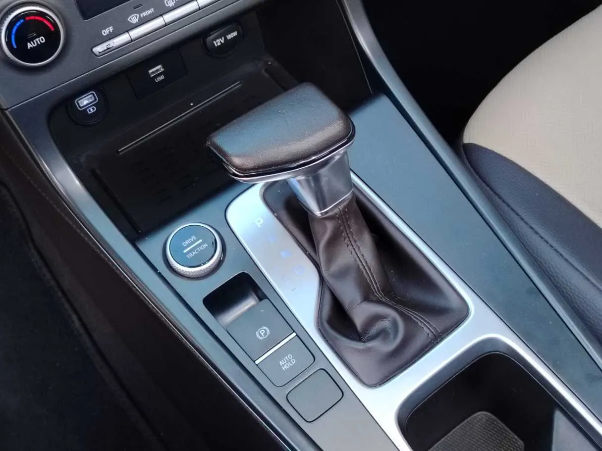 Car image 23