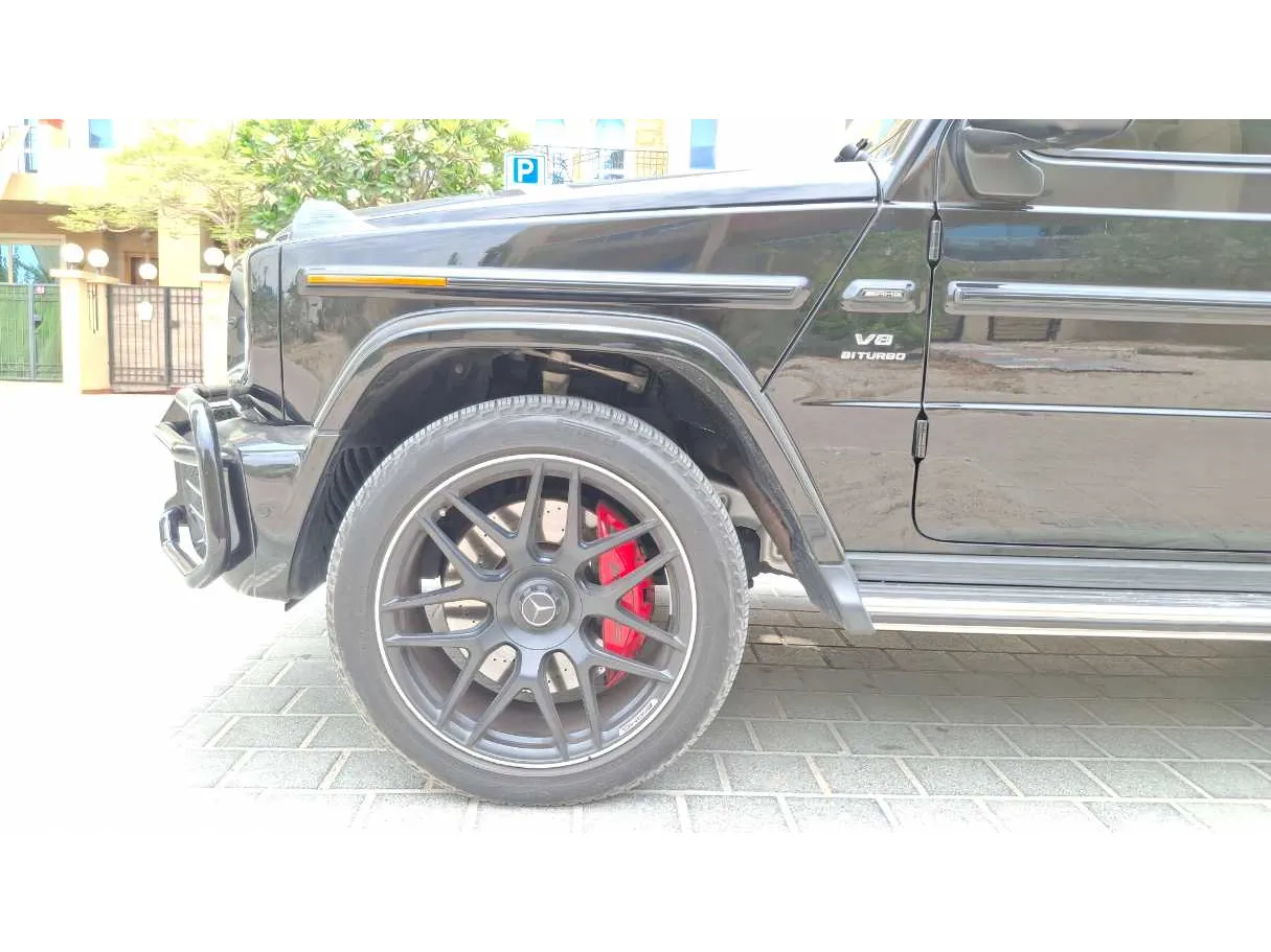 Car image 9