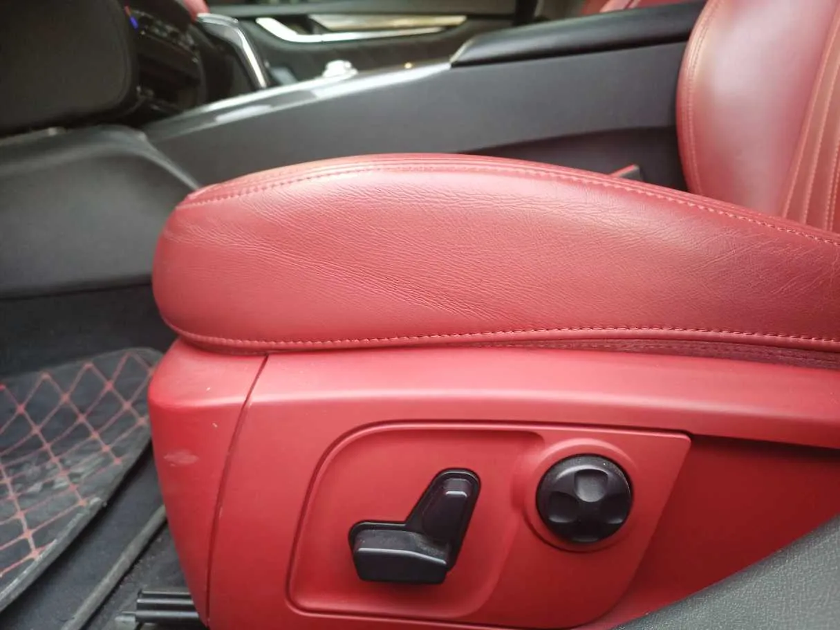 Car image 24