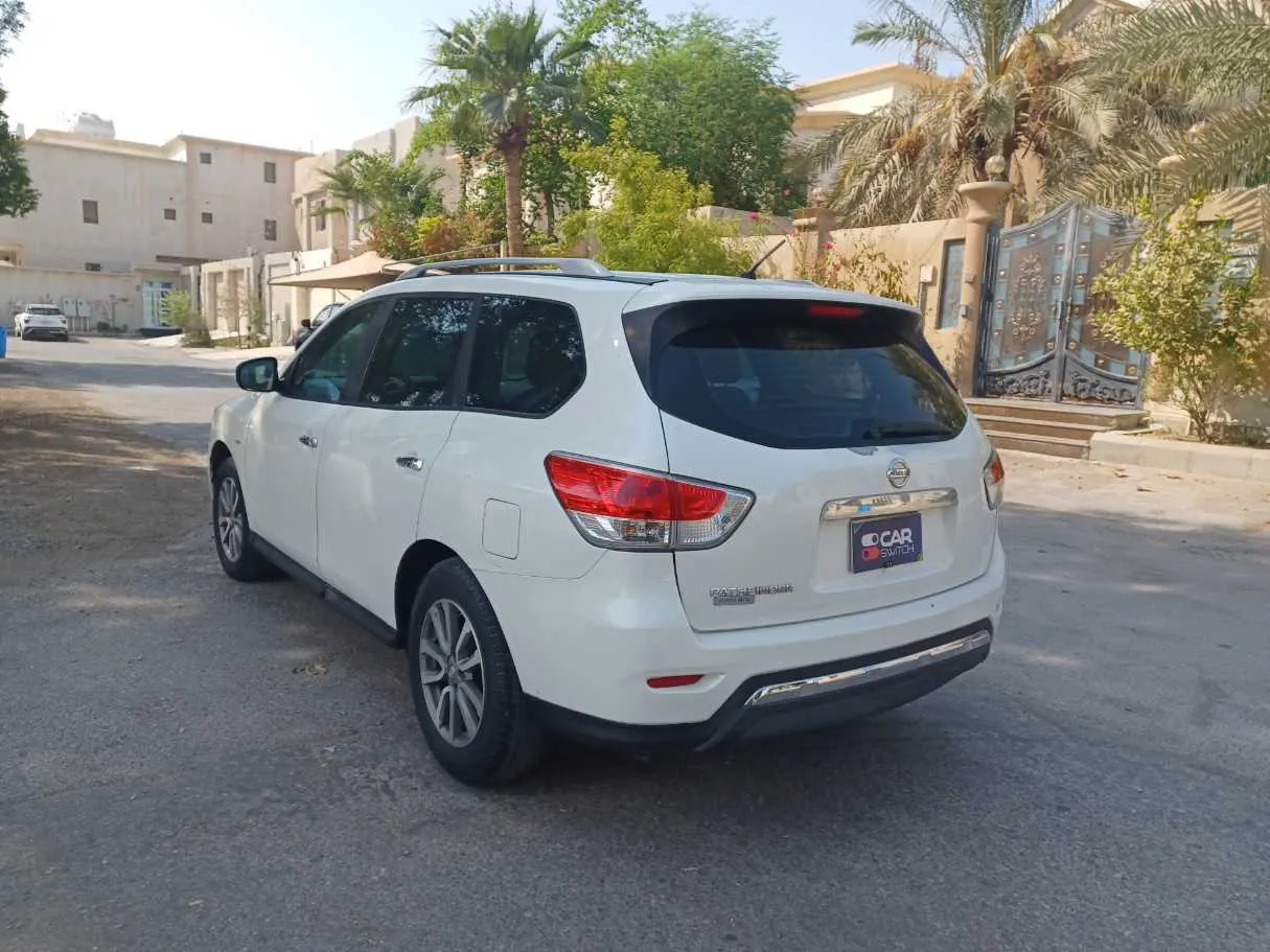 Car image 7