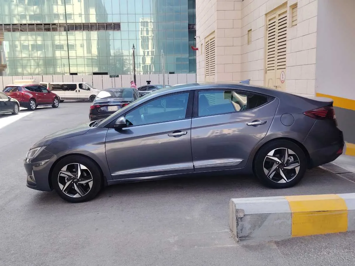 Car image 8