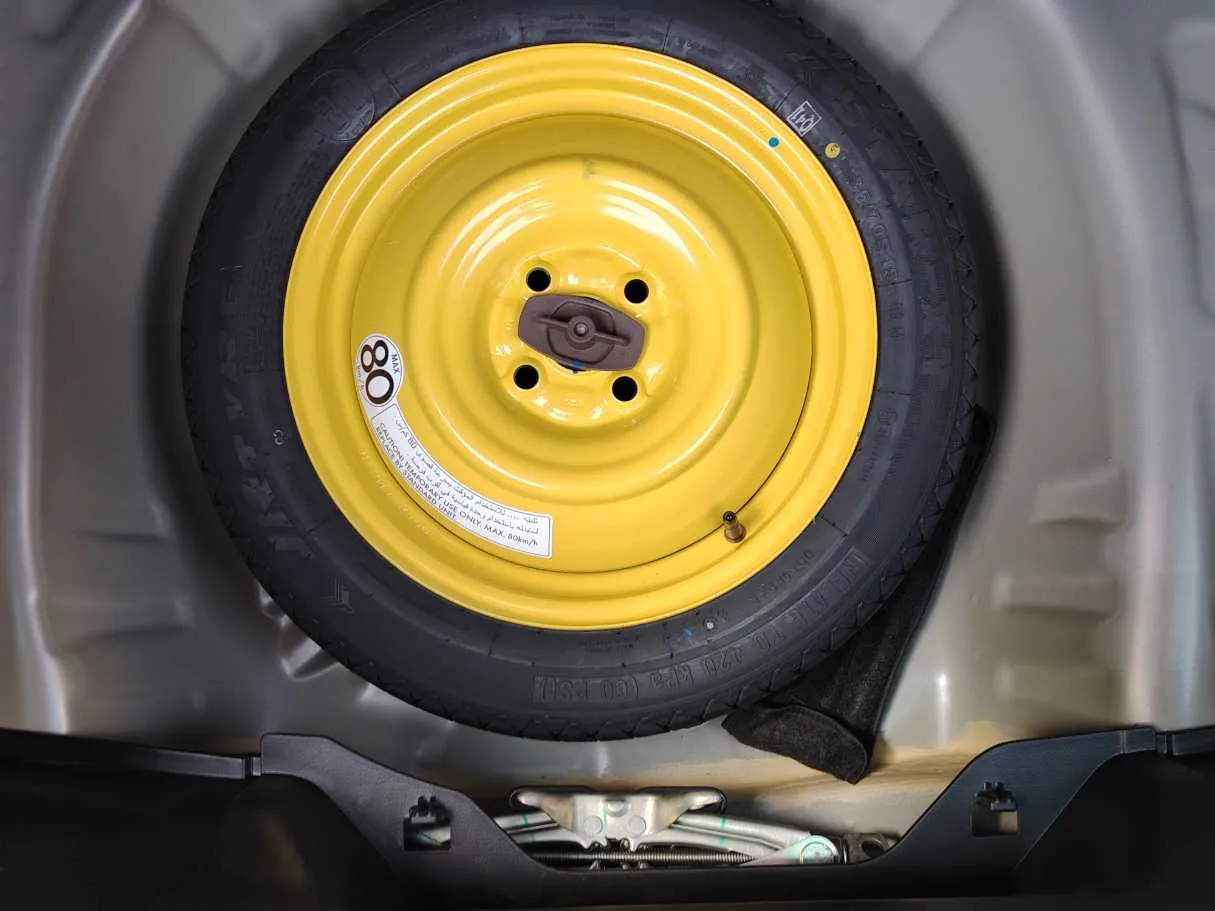 Car image 35