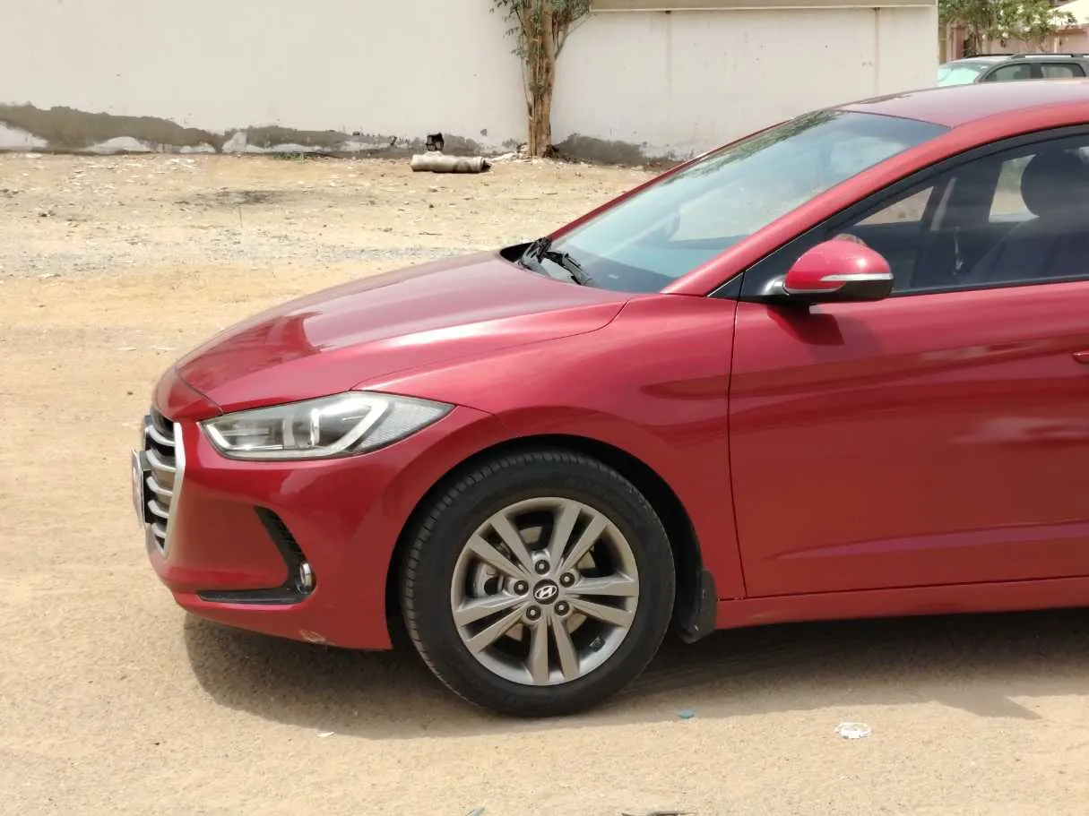 Car image 9