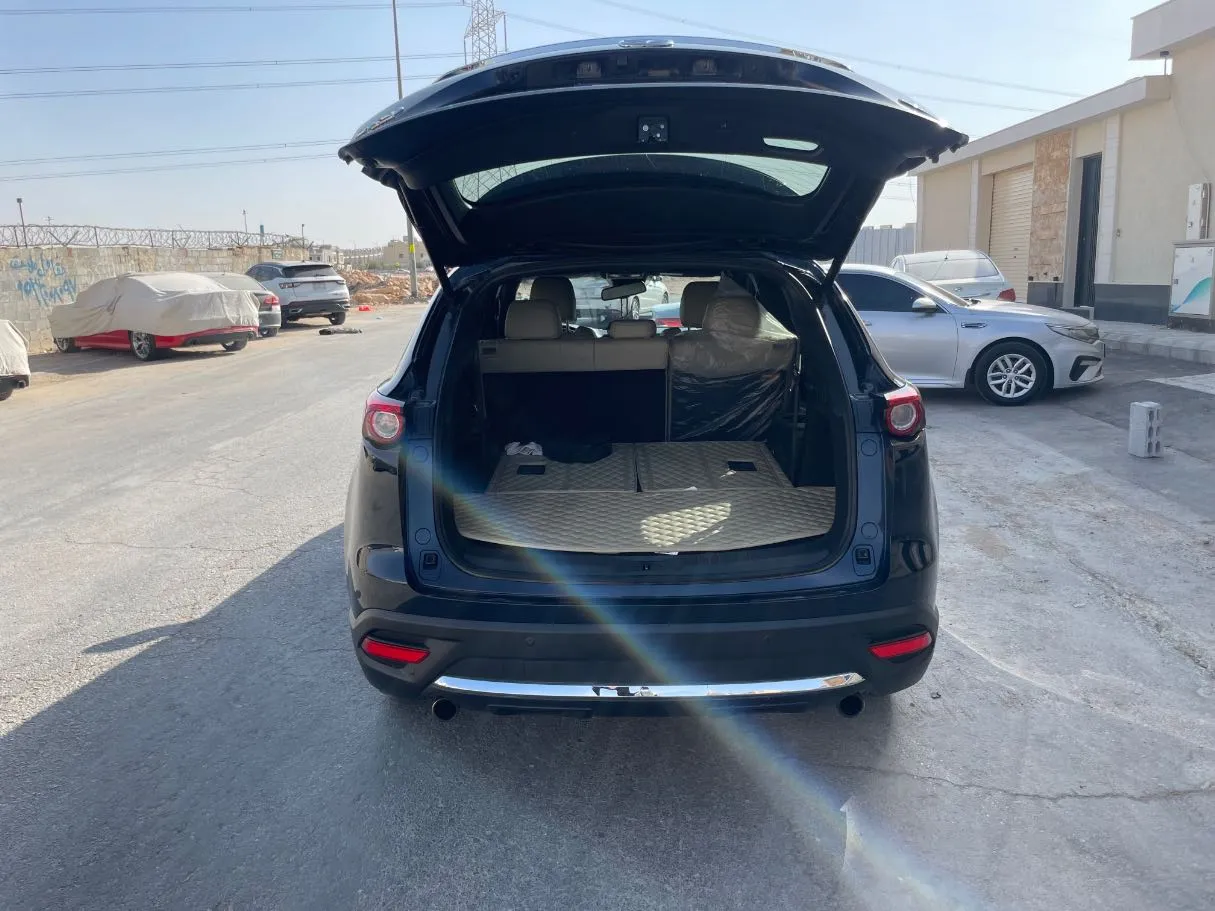 Car image 22