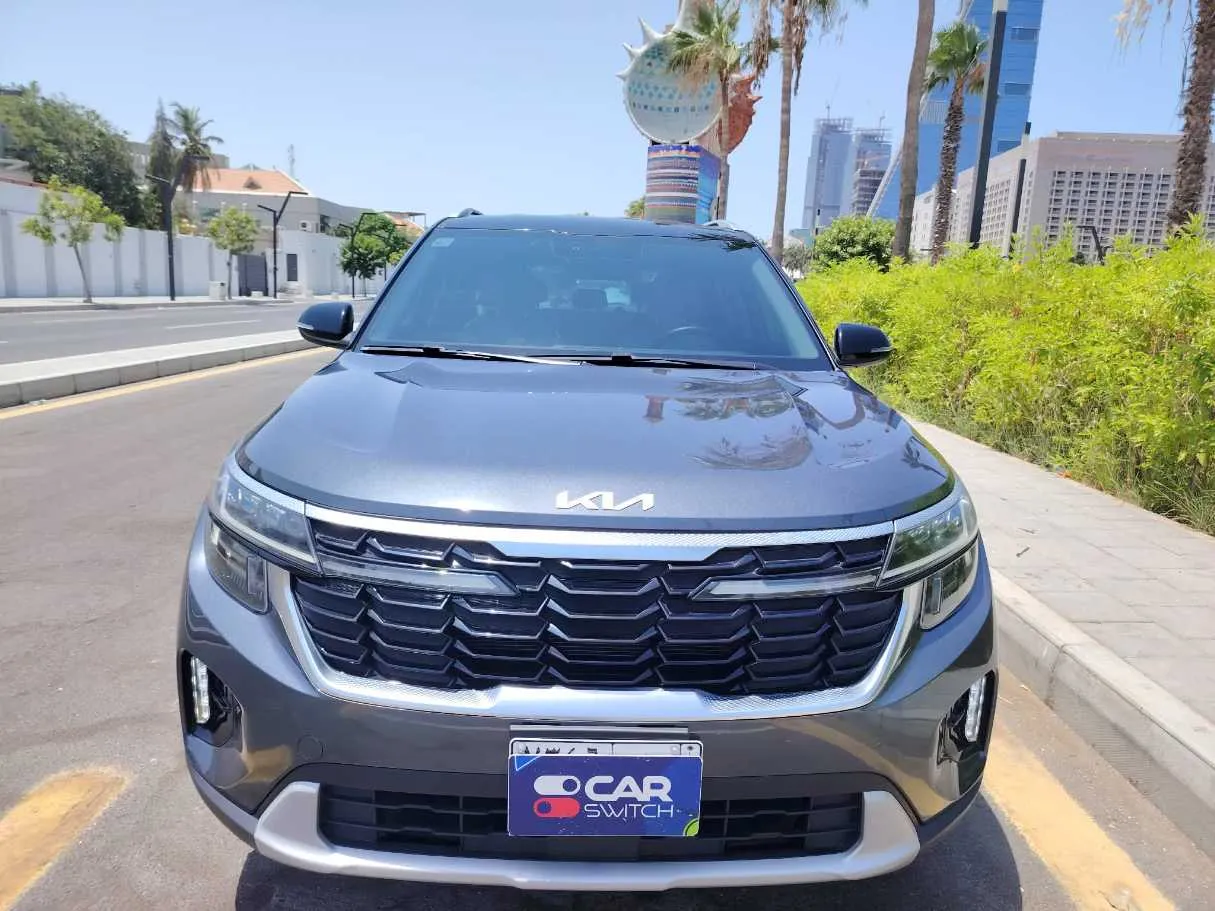 Car image 2