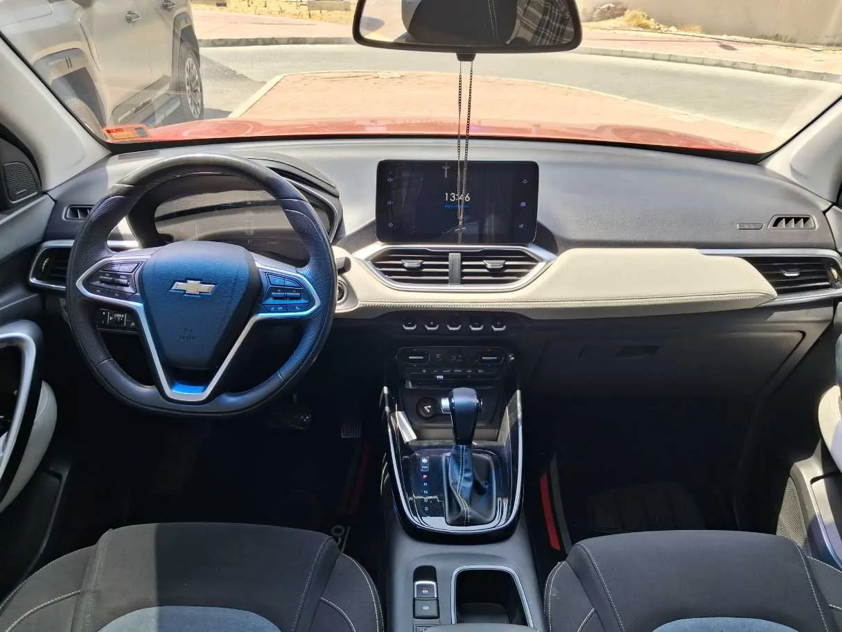 Car image 24