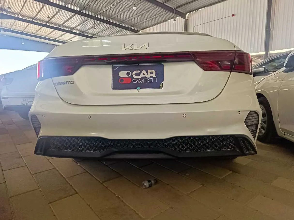Car image 6