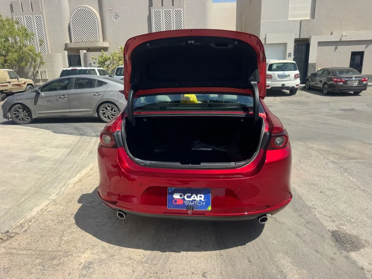 Car image 19