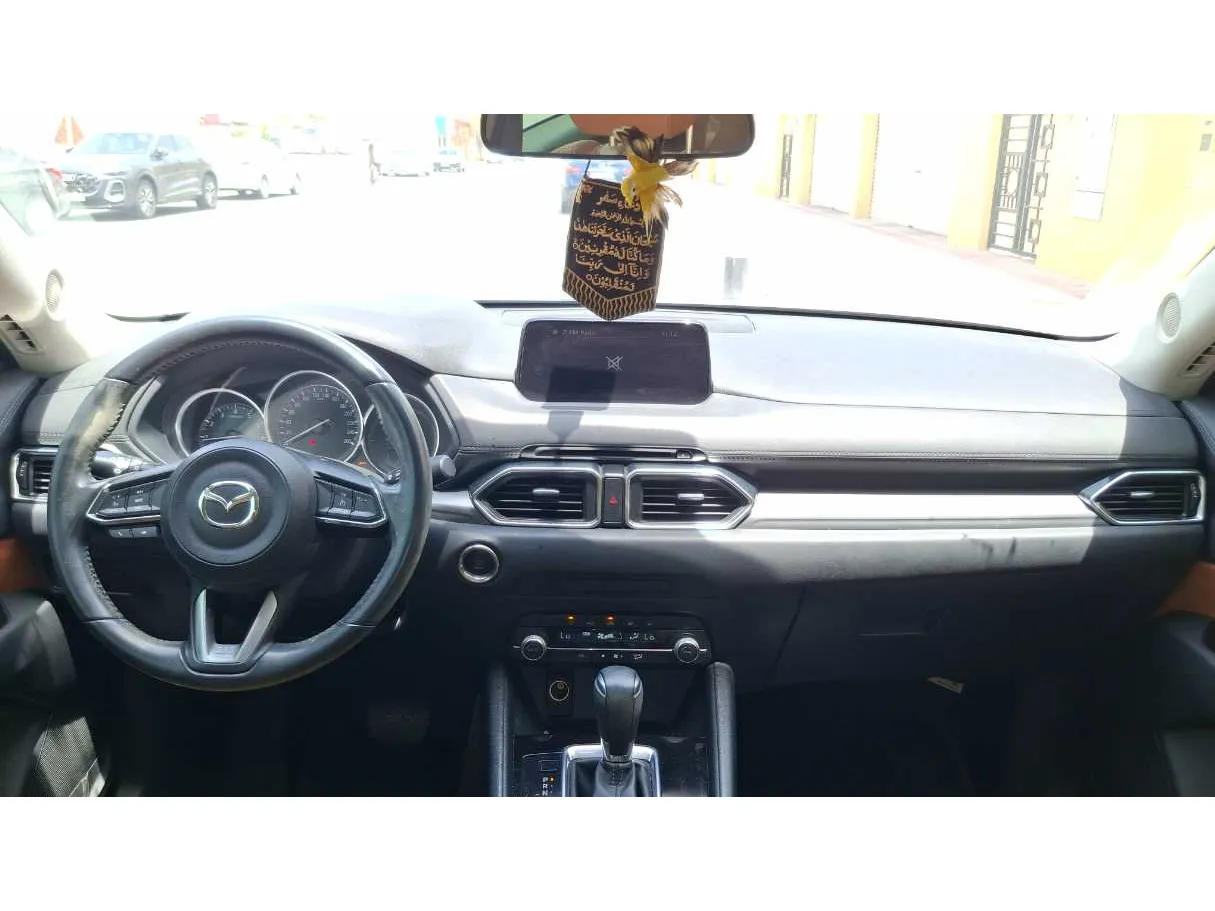 Car image 17