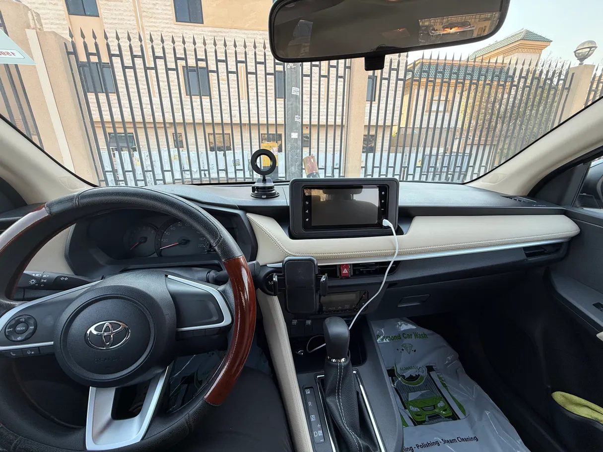 Car image 6