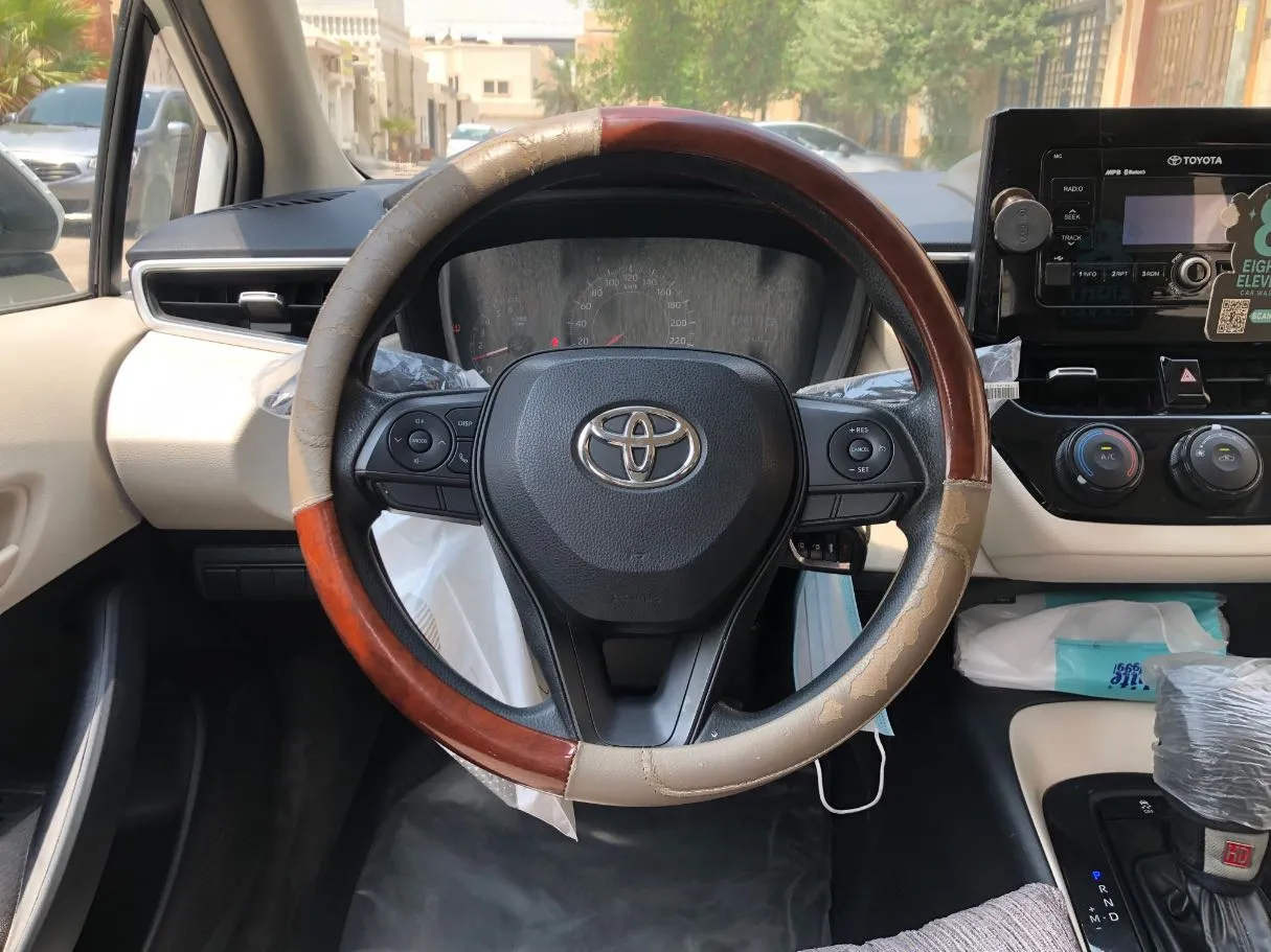 Car image 15
