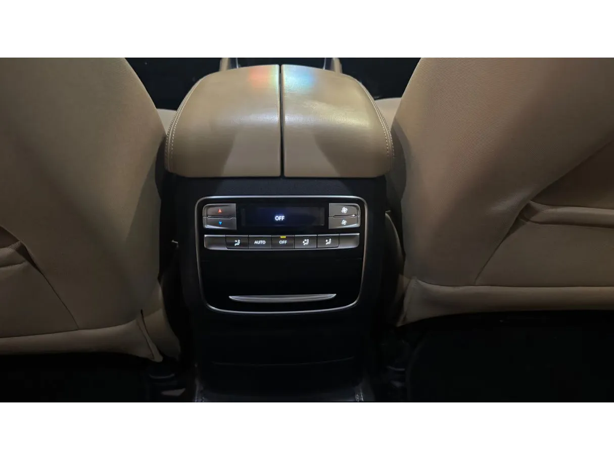Car image 32