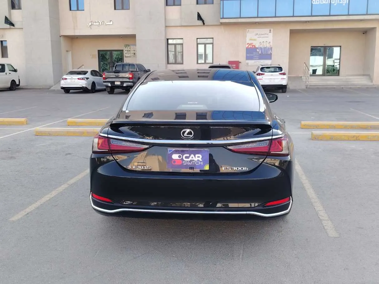 Car image 6