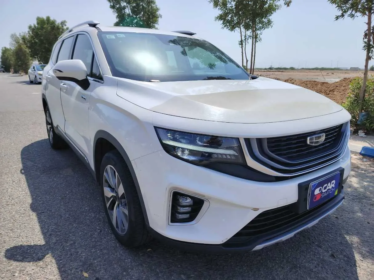 Car image 3