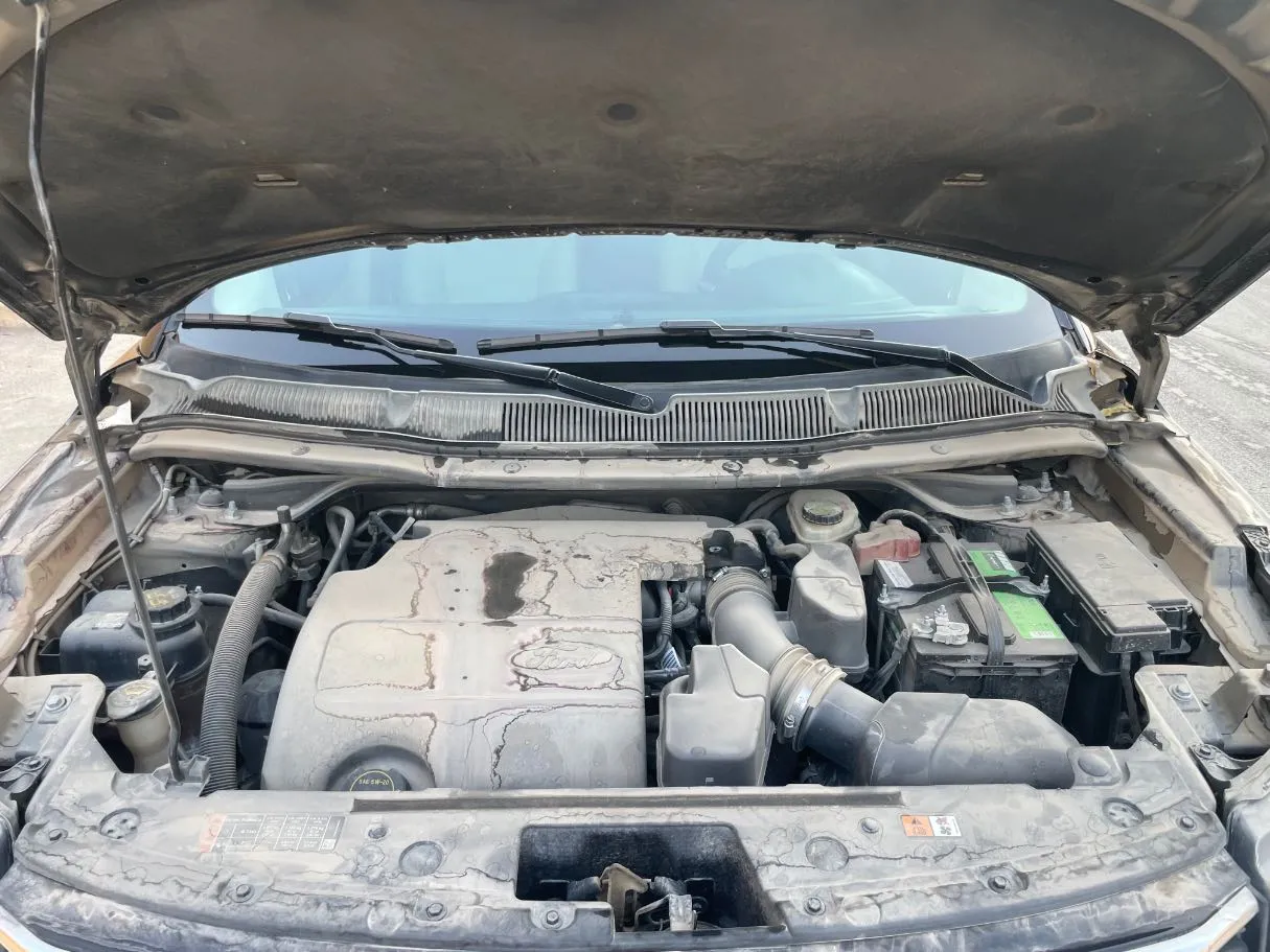 Car image 24