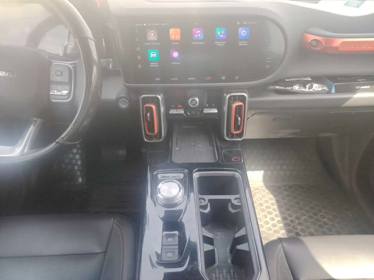 Car image 18
