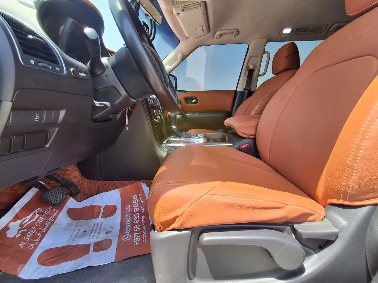 Car image 12