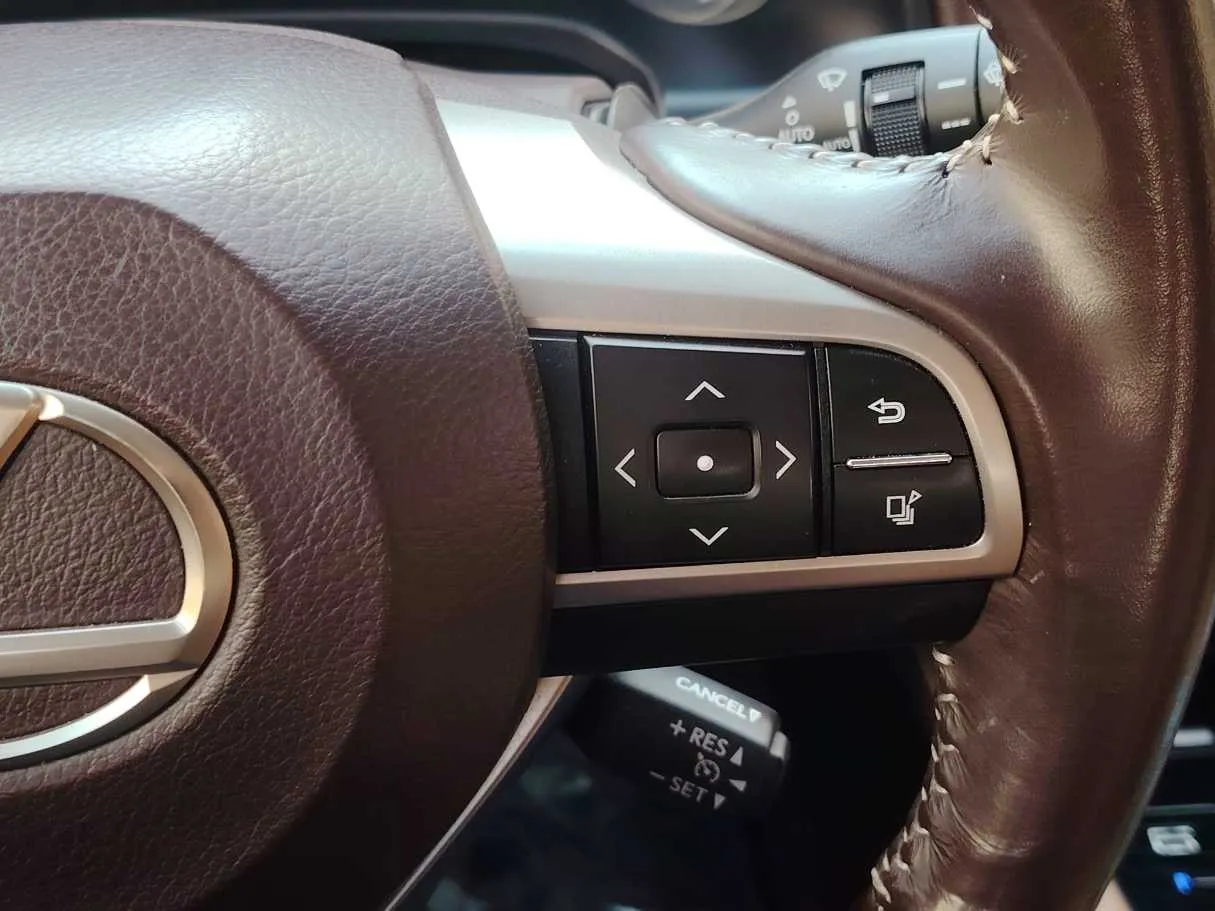 Car image 28