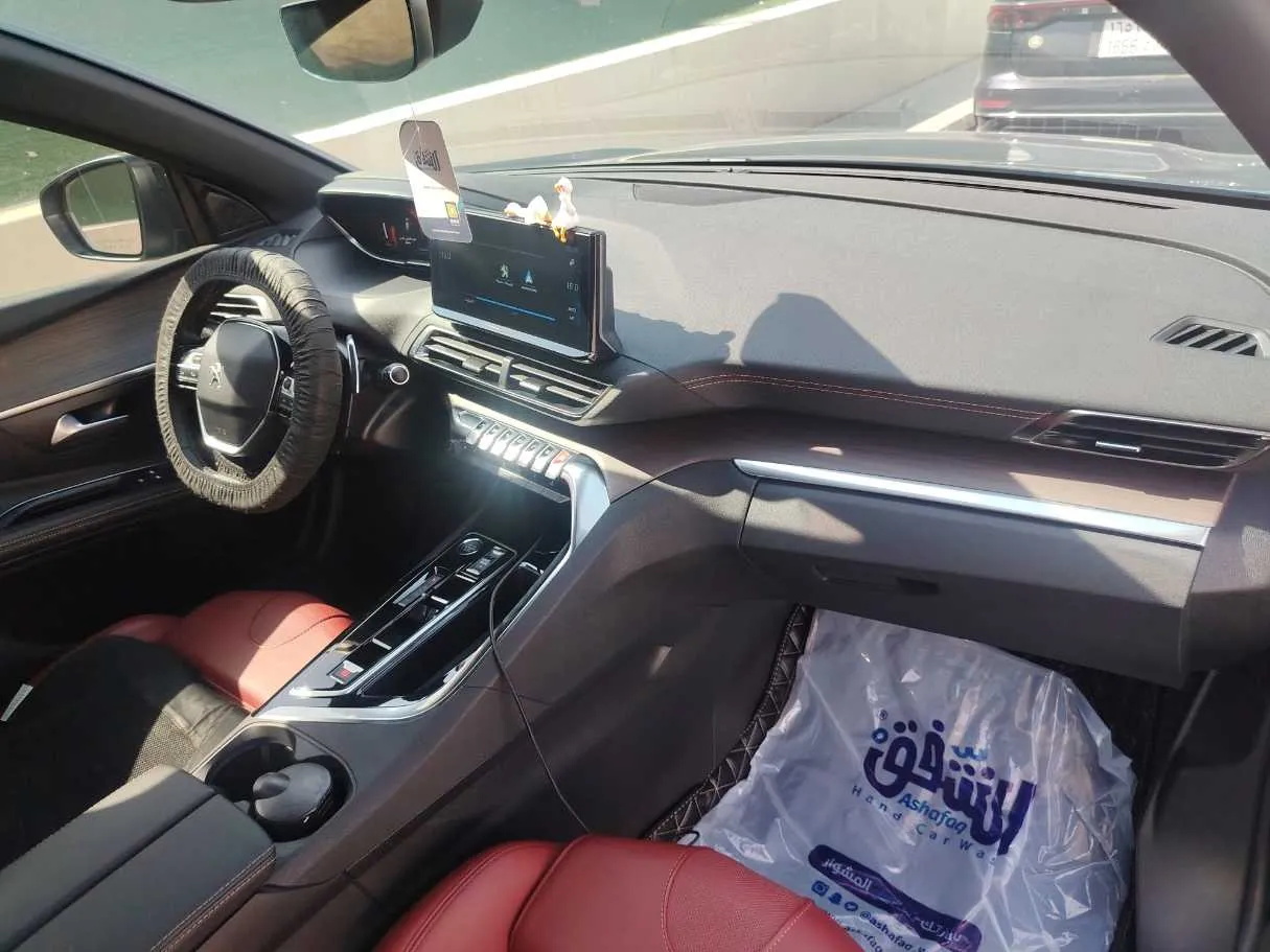 Car image 13