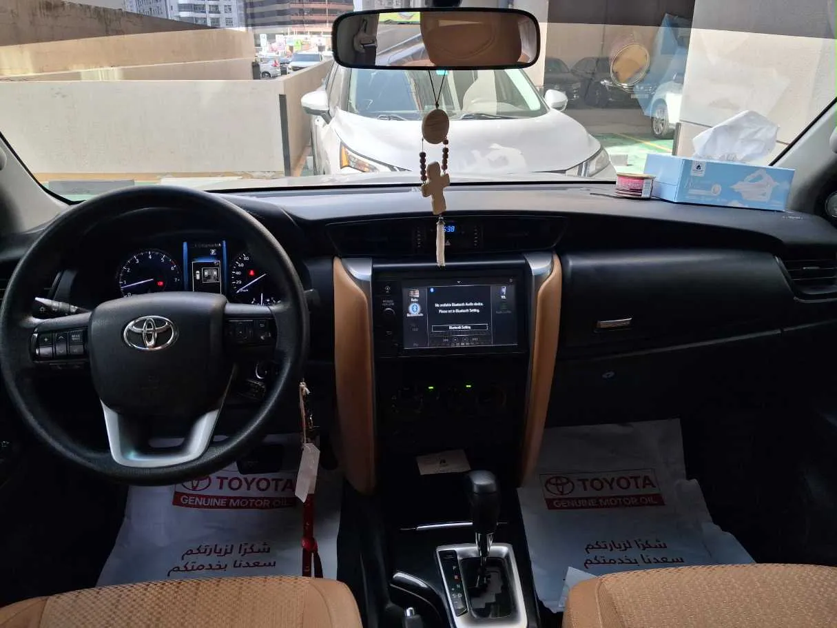 Car image 16