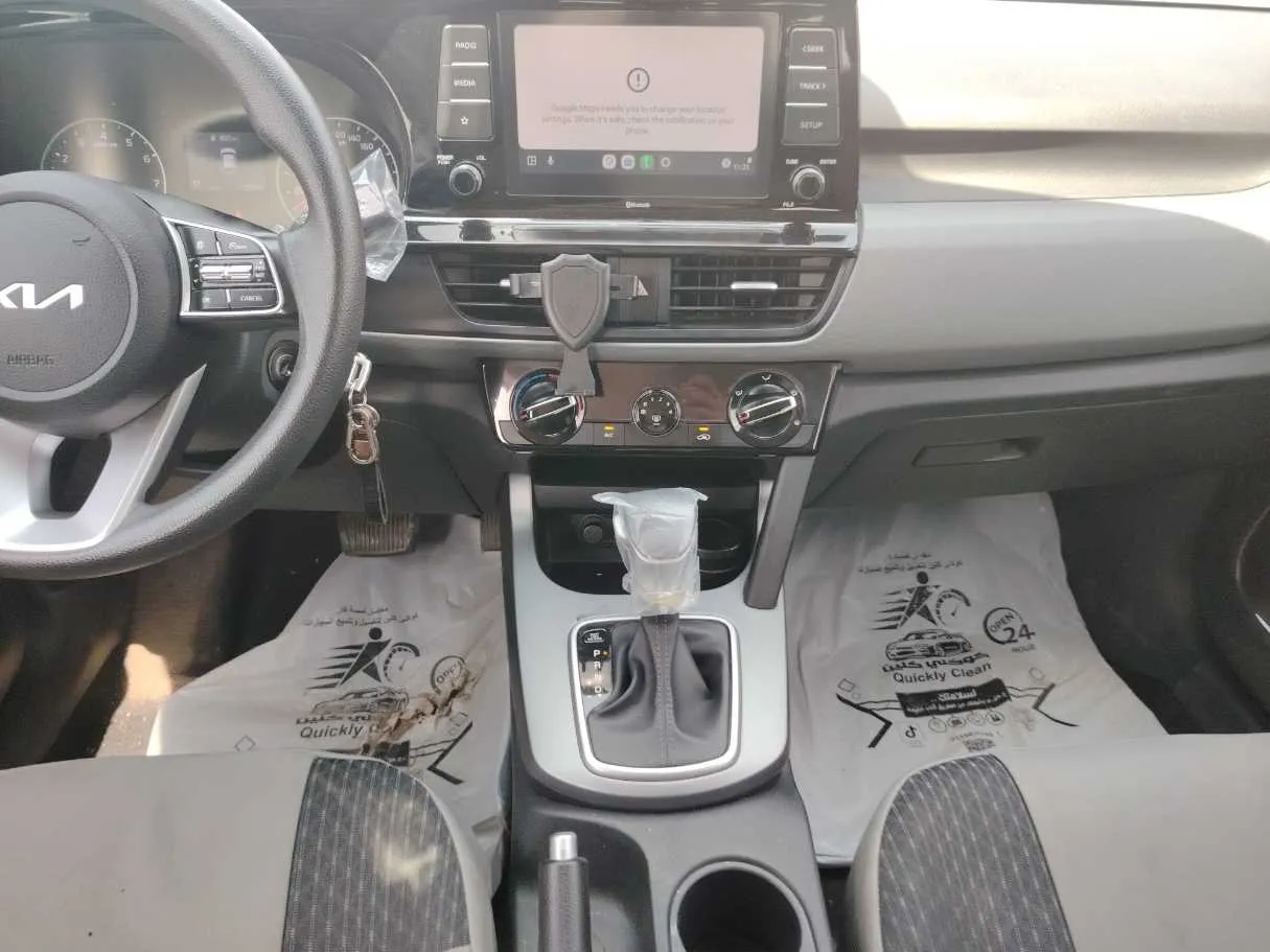 Car image 18