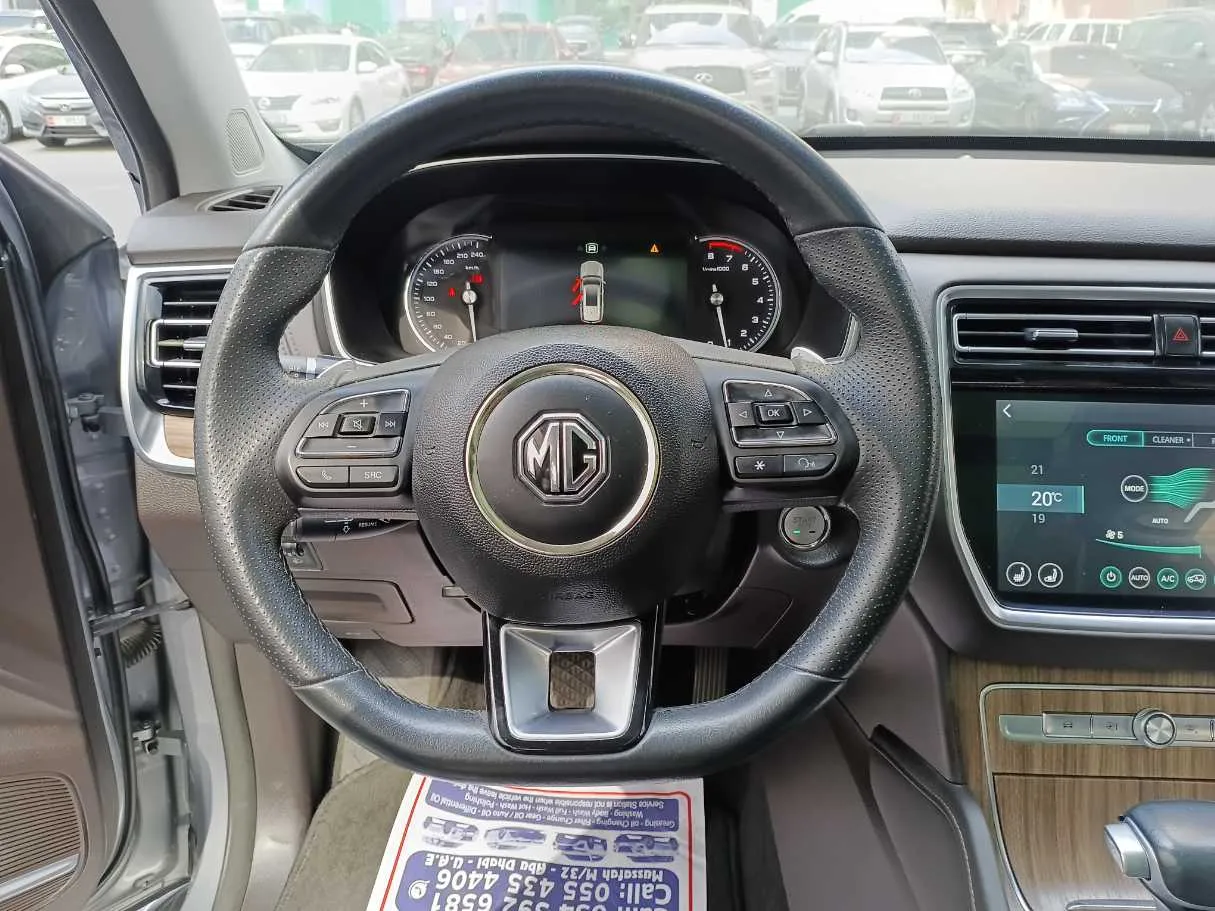 Car image 18