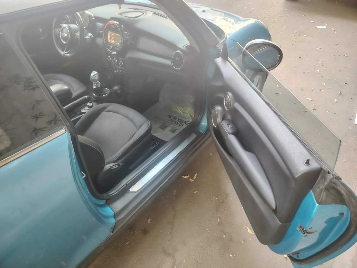 Car image 33