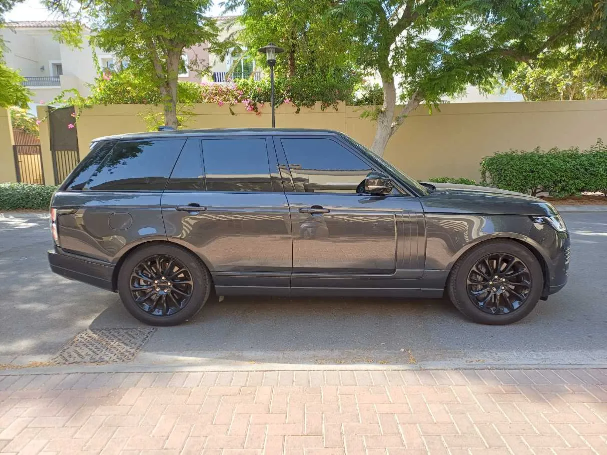 Car image 8