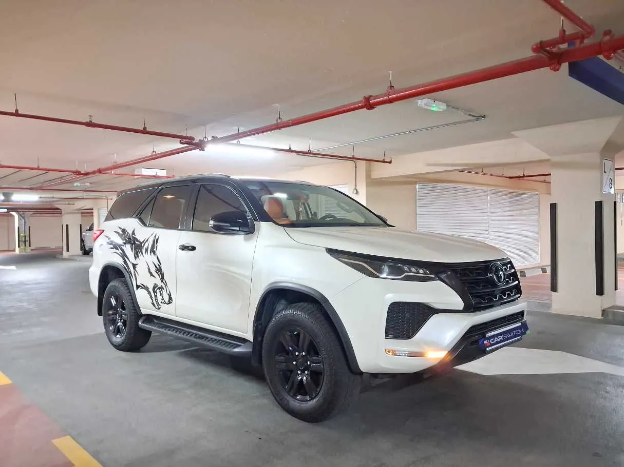 Car image 4
