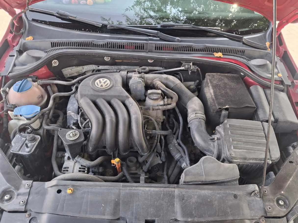 Car image 21