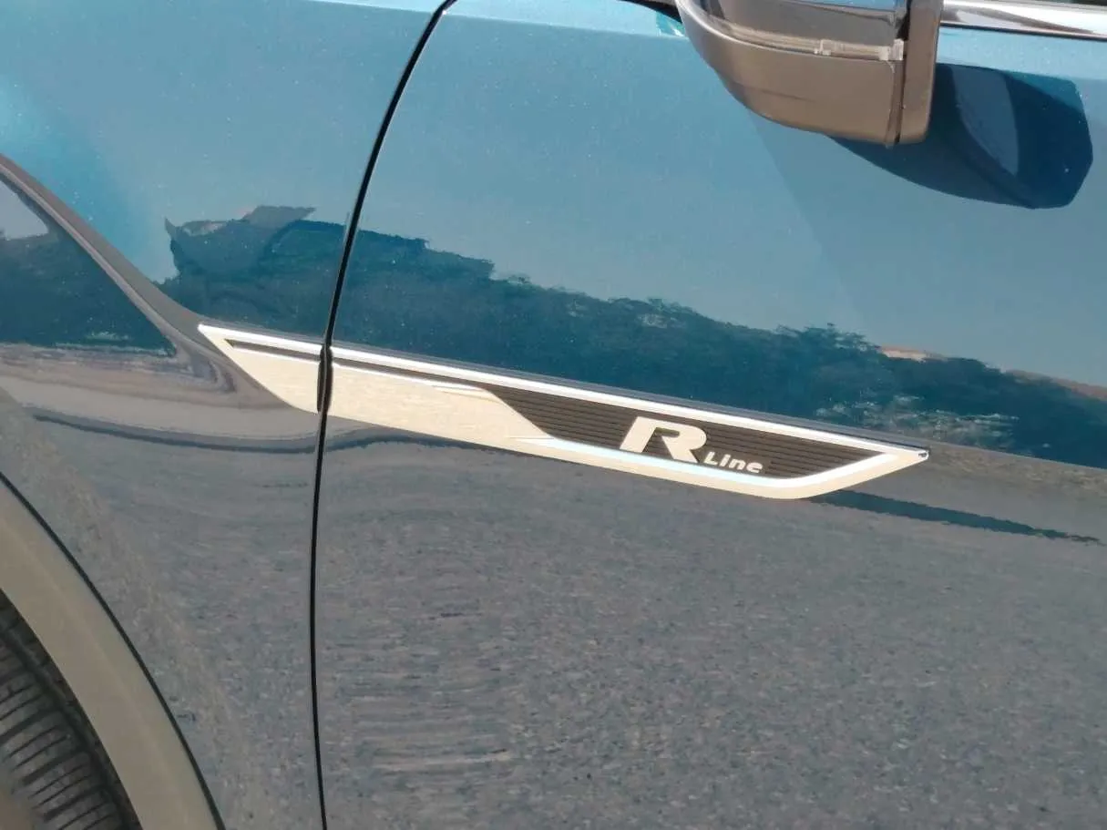 Car image 40