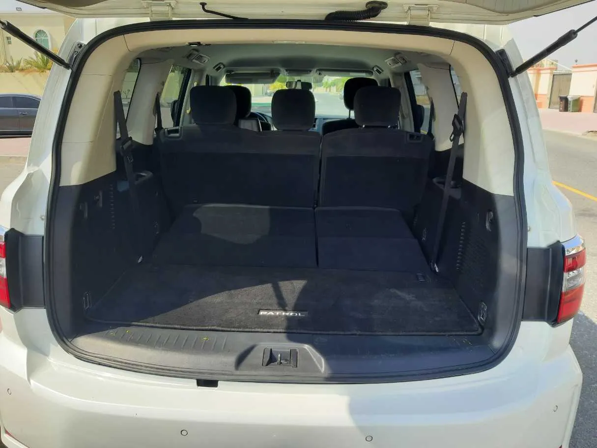 Car image 19
