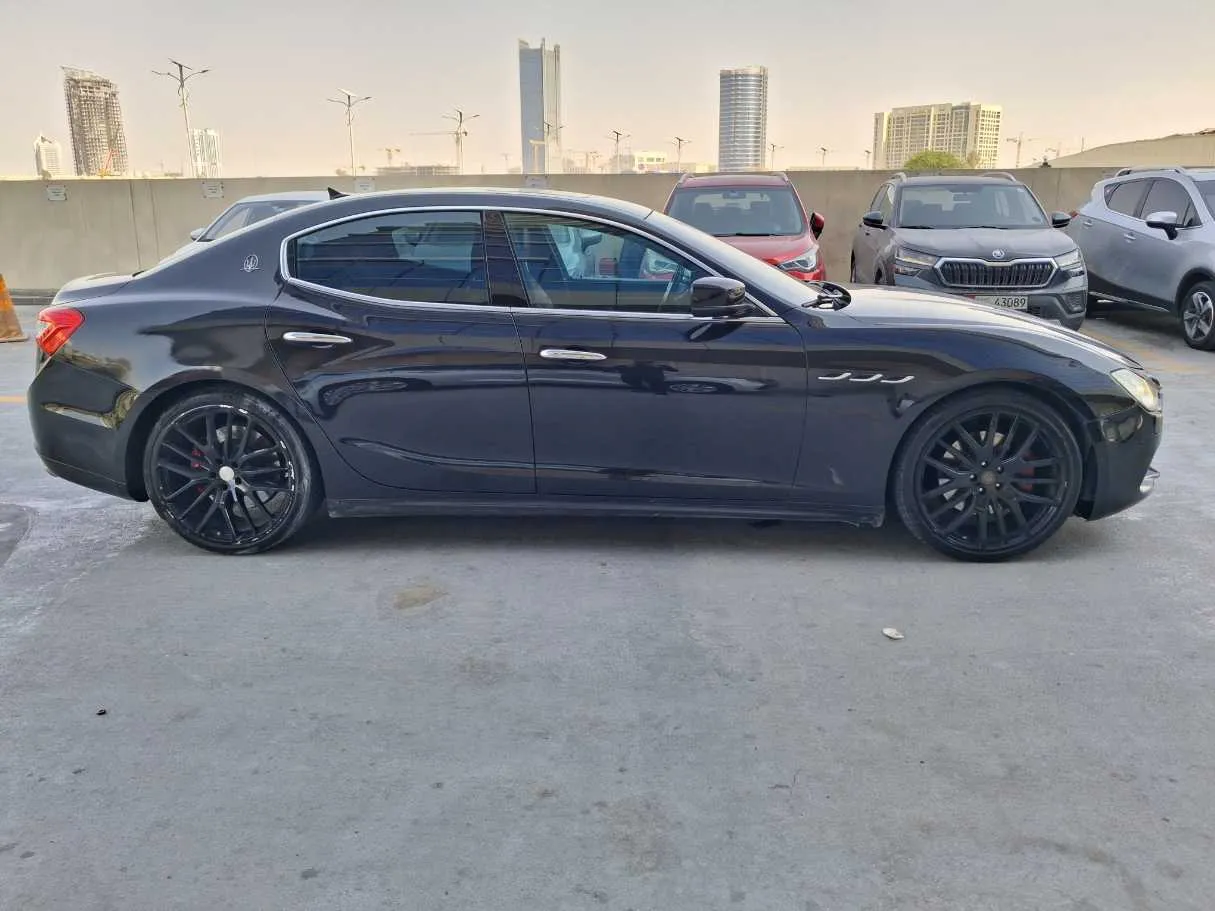 Car image 8