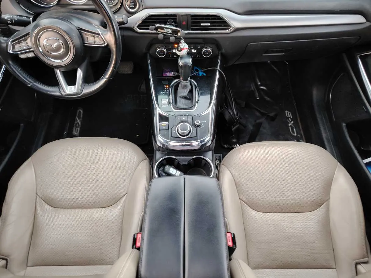 Car image 21