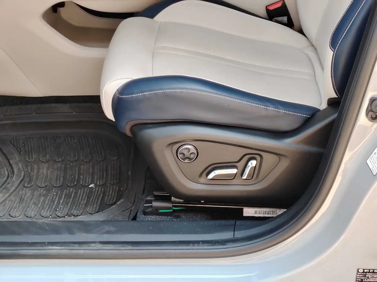 Car image 33