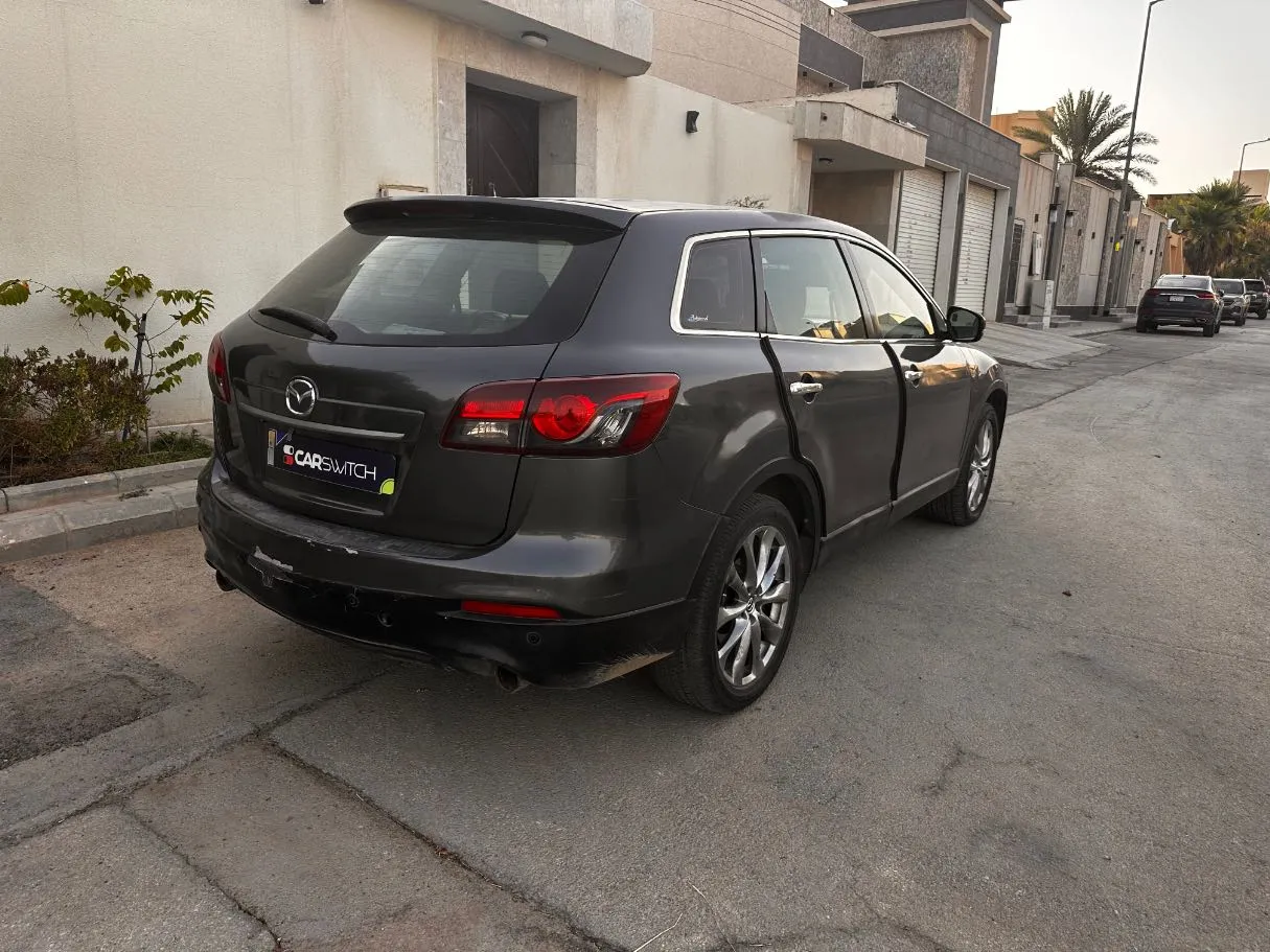 Car image 5