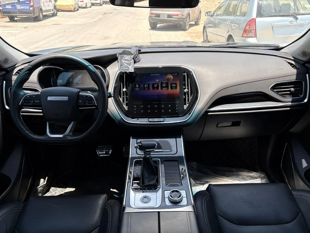 Car image 18