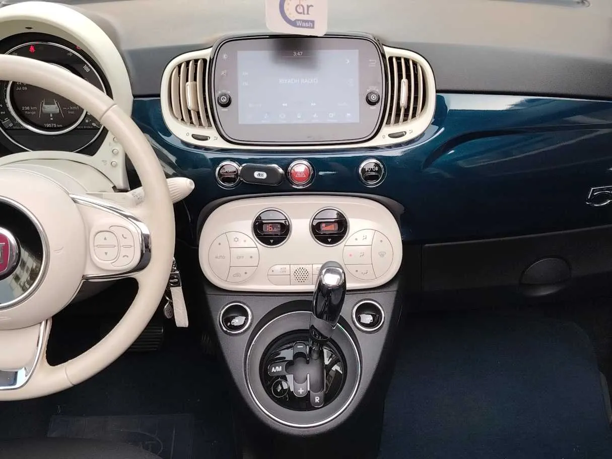 Car image 20