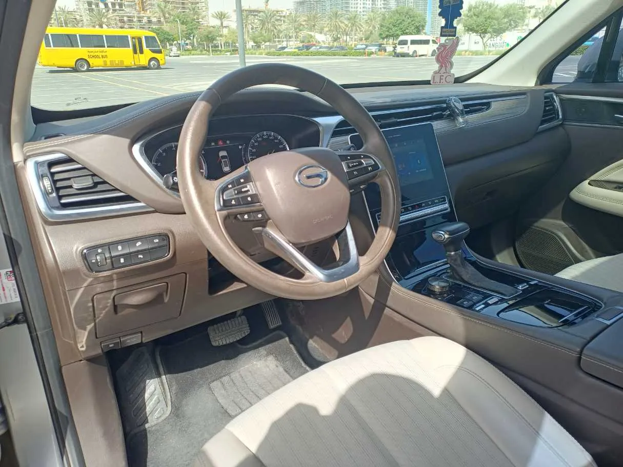 Car image 11