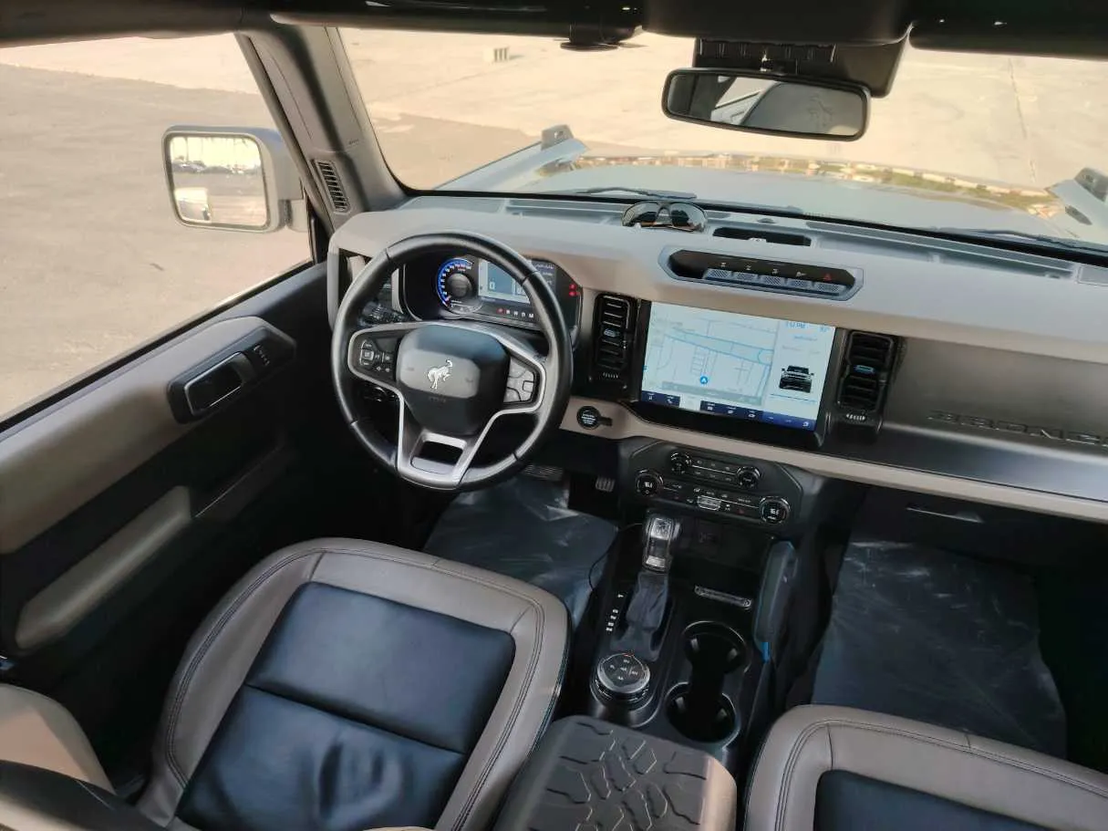 Car image 23
